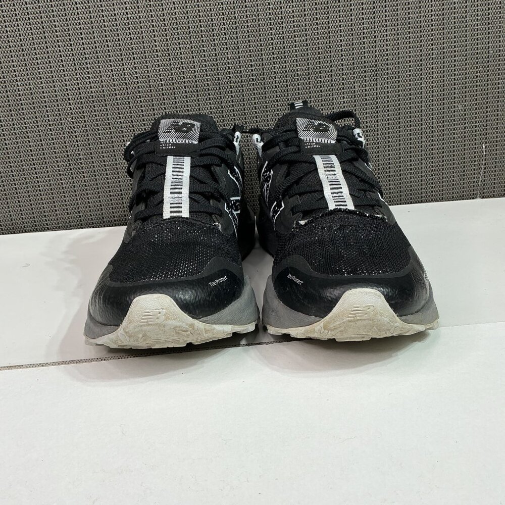 New Balance All Terrain Womens Trail Running Shoes Black/White Size 9.5 B - Picture 3 of 9